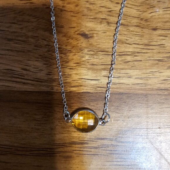 💥Final Price! NWT Yellow Paparazzi necklace and earring set - Picture 2 of 9